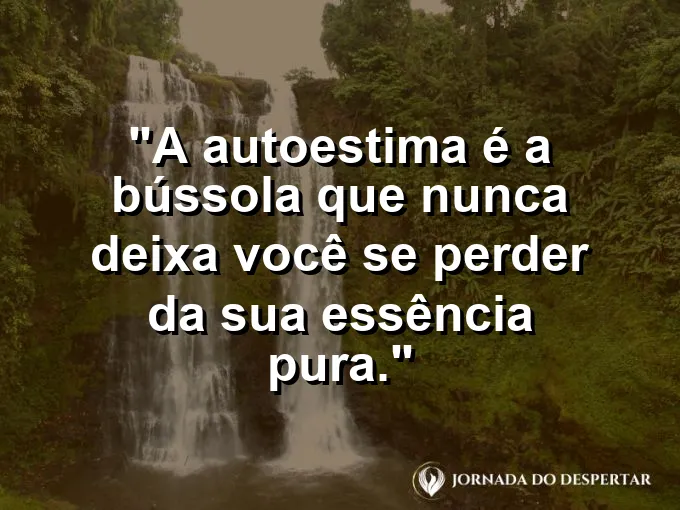 Uma bússola de prata sobre um pedaço de seda azul marinho.