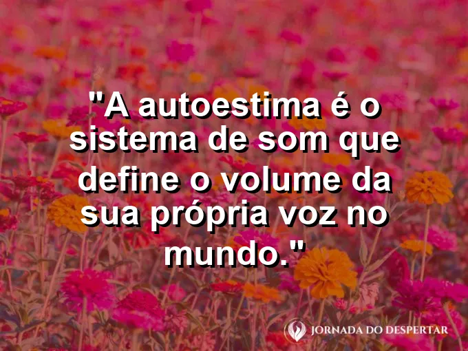 Um microfone clássico sob uma luz de foco suave em tons âmbar.