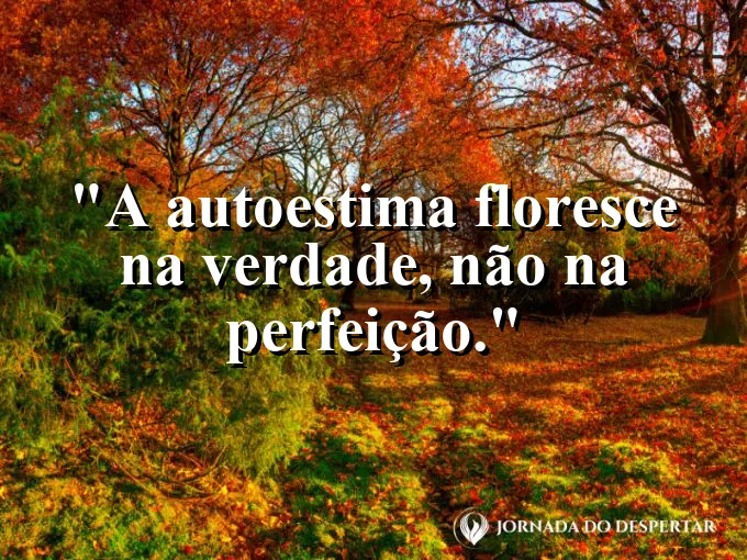 Alguém rindo de forma espontânea e natural, sem filtros.