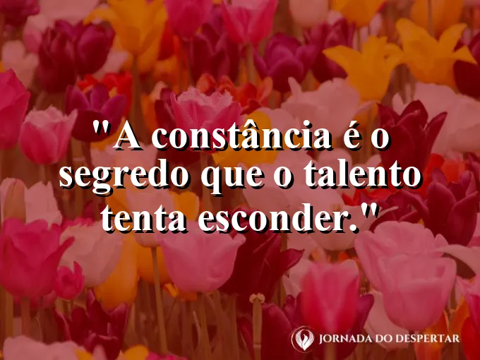 Uma gota d'água caindo precisamente no mesmo ponto de uma rocha.
