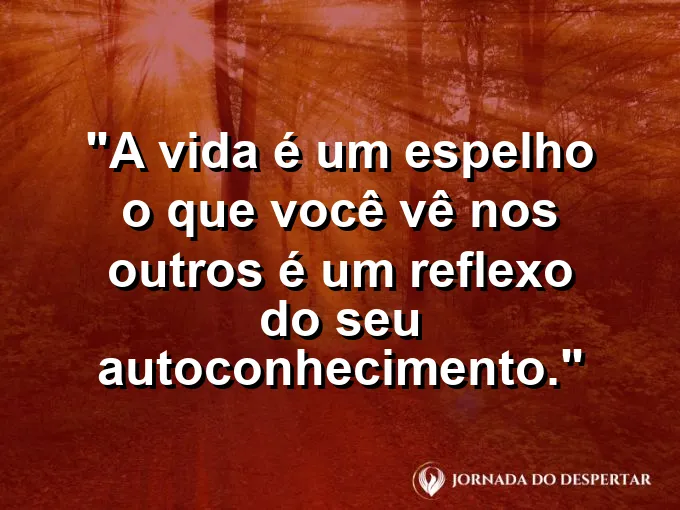 Duas pessoas conversando separadas por um vidro reflexivo.