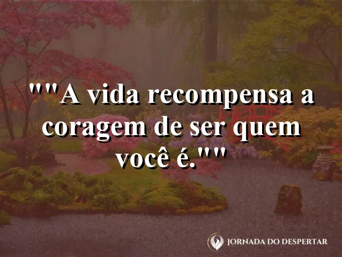 Um pássaro exótico voando entre aves comuns.
