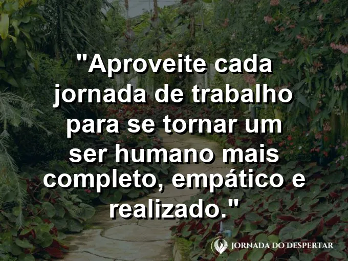 Um grupo de colegas de trabalho rindo e conversando de forma descontraída durante um intervalo no jardim.