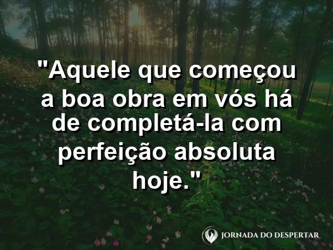 Escultor trabalhando em uma peça de mármore com frase sobre a obra completa de Deus.