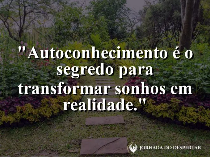 Um arquiteto desenhando um projeto sob uma luz clara e focada.