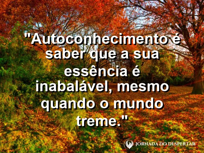 Uma montanha sólida permanecendo imóvel sob um céu de tempestade.
