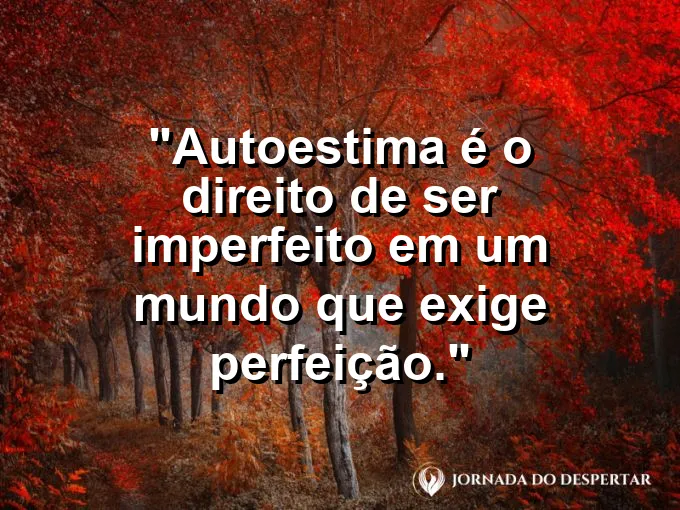 Uma escultura de argila com marcas de dedos e imperfeições artísticas.