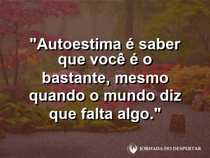 Taça de água transbordando sob a luz do sol.