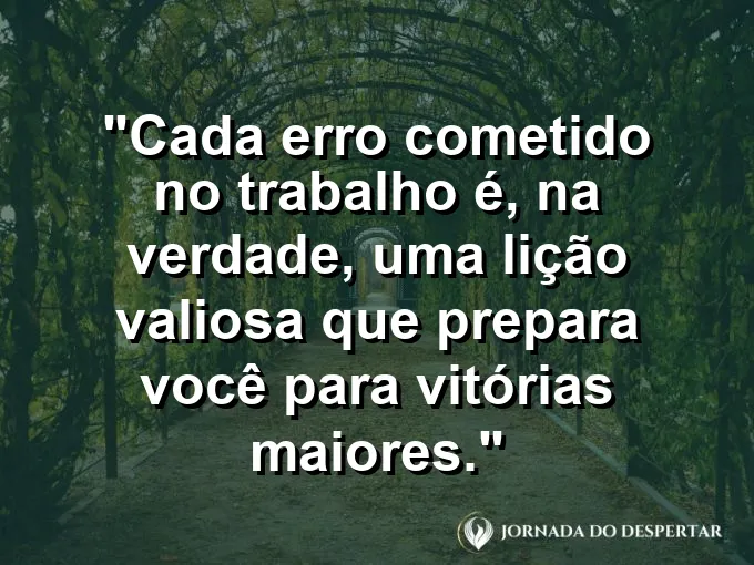 Um esboço de projeto com correções em vermelho ao lado de um modelo final perfeito e bem acabado.