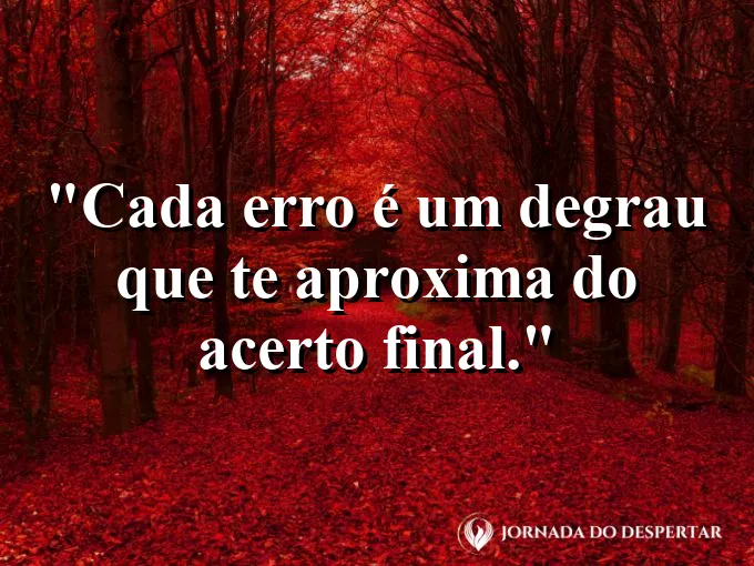 Escadaria de caracol subindo em direção a uma torre iluminada.