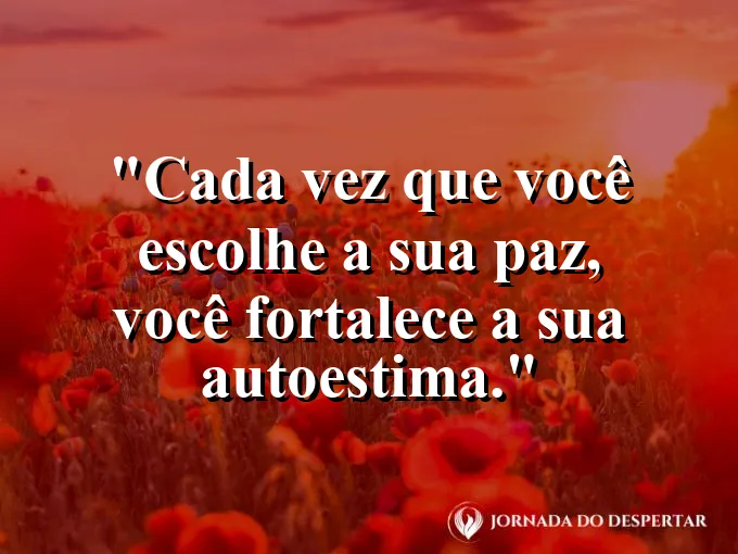 Um lago de águas paradas refletindo montanhas nevadas.