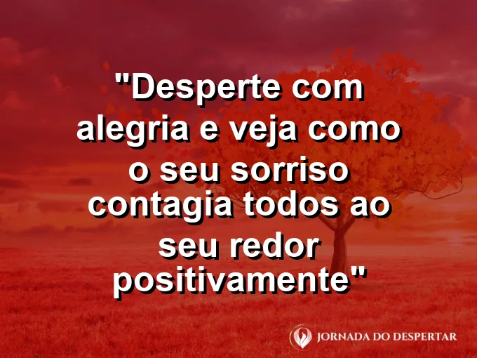 Rosto de uma mulher jovem sorrindo feliz enquanto segura uma xícara de café bem quente e aromático.