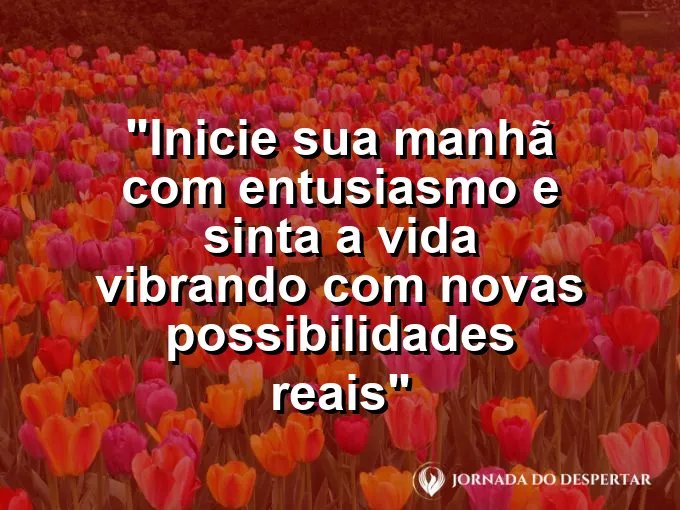 Pessoa correndo na praia com os braços abertos durante o nascer do sol dourado e radiante.