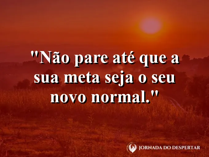 Alguém trabalhando em um escritório moderno com vista para a cidade.