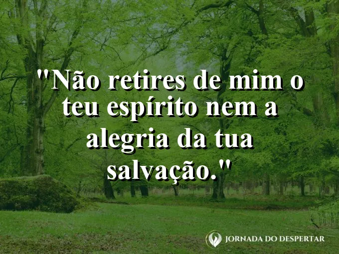 Vela acesa em mãos em concha com frase sobre a presença do Espírito Santo.