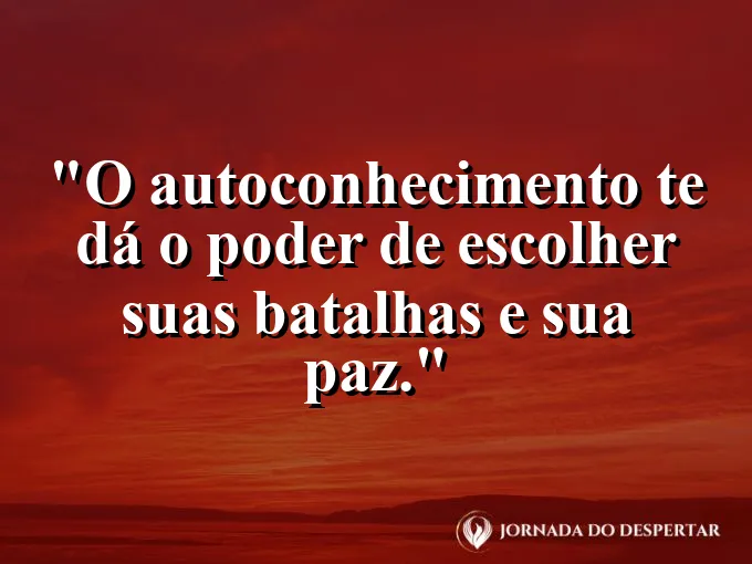 Um tabuleiro de xadrez com uma única peça iluminada no centro.