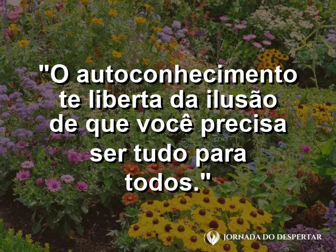 Uma pessoa rindo de forma descontraída em um ambiente familiar.