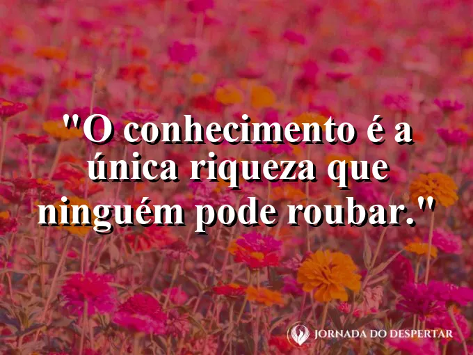 Uma pilha de livros com um óculos de leitura em cima.