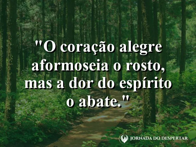 Mulher sorrindo com os olhos fechados sob o sol com frase sobre o coração alegre e belo.