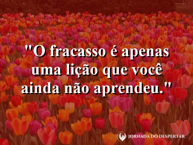 Peça de quebra-cabeça sendo colocada no lugar certo após várias tentativas.