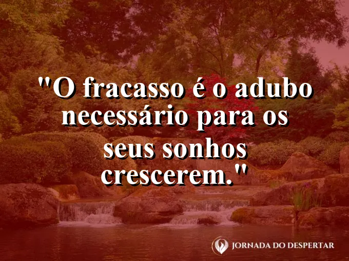 Planta verdejante crescendo em solo escuro e fértil.