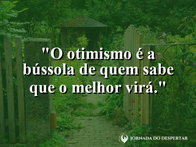 Bússola de latão brilhando sob a luz forte do sol.