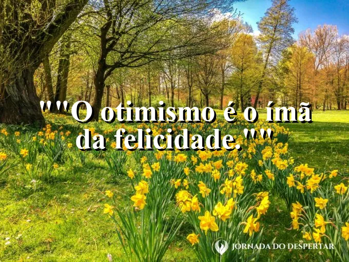 Pessoa de braços abertos recebendo a chuva de verão.