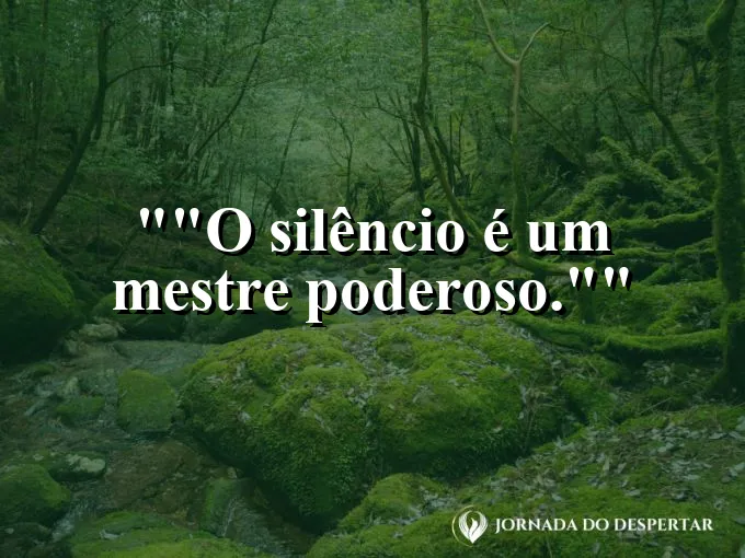 Pessoa meditando em um ambiente calmo e natural.