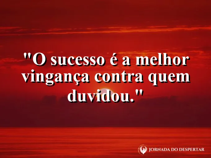 Alguém de costas caminhando em direção a uma cidade iluminada.
