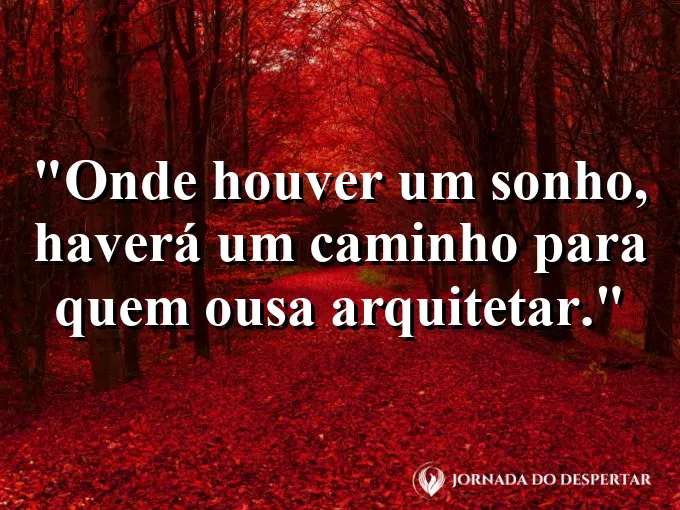 Alguém desenhando plantas de engenharia em um escritório.