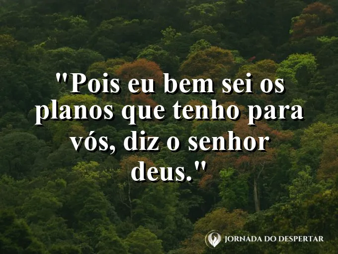 Mapa antigo aberto sobre uma mesa com frase sobre os planos de Deus.