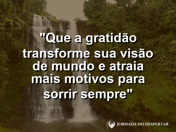 Caleidoscópio colorindo a luz do sol em padrões geométricos bonitos sobre uma superfície branca e limpa.