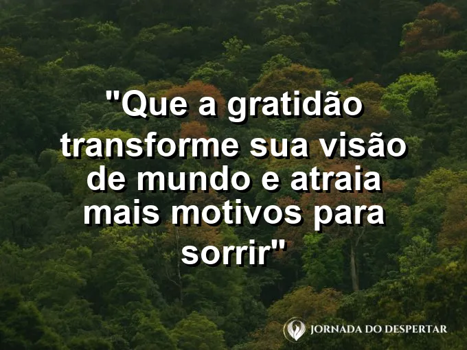Caleidoscópio colorindo a luz do sol em padrões geométricos bonitos sobre uma superfície branca e limpa.