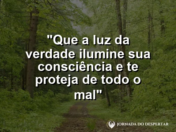 Prisma de vidro refletindo a luz solar pura em um ambiente limpo e muito iluminado nesta manhã.