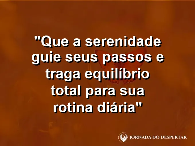 Superfície de um lago perfeitamente parado refletindo o céu da manhã de forma muito clara e azul.