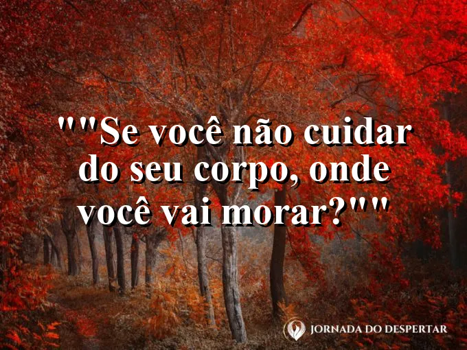 Par de tênis de corrida e uma garrafa de água ao ar livre.