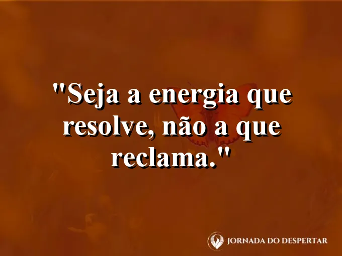 Lâmpada de LED acesa em meio a lâmpadas apagadas.