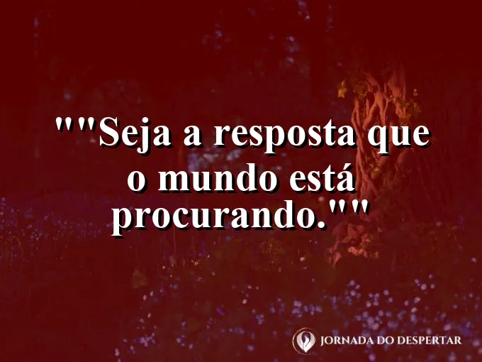 Lâmpada brilhando intensamente em uma prateleira cheia de lâmpadas apagadas.