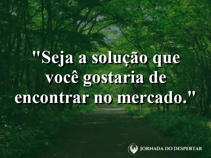 Engrenagens douradas se encaixando em um mecanismo complexo.