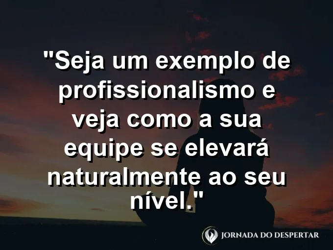 Um maestro regendo uma orquestra com paixão e precisão em um teatro luxuoso e iluminado por candelabros.