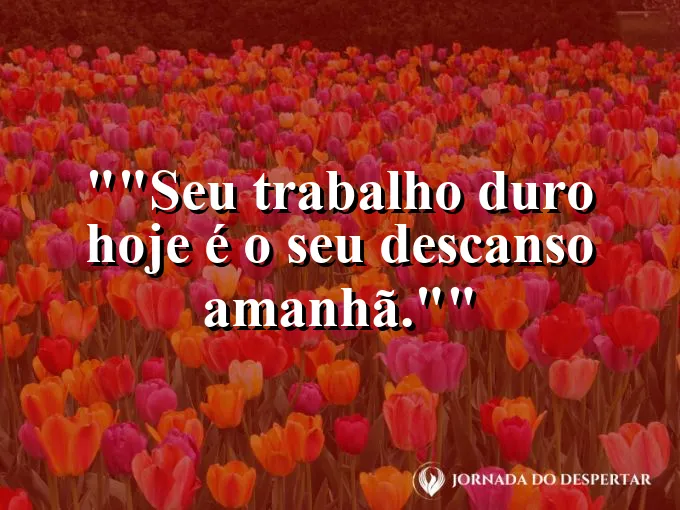 Uma casa sendo construída tijolo por tijolo sob o sol.