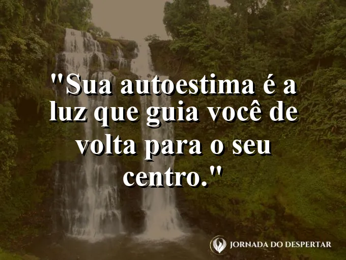 Um farol brilhando calmamente em uma noite de lua cheia.