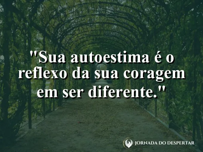 Uma peça de xadrez colorida em meio a peças brancas e pretas.