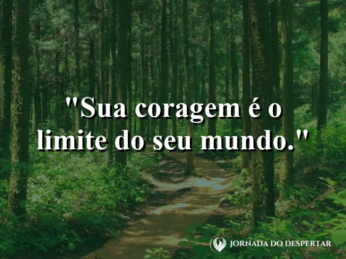 Um barco a vela cortando águas azuis profundas.