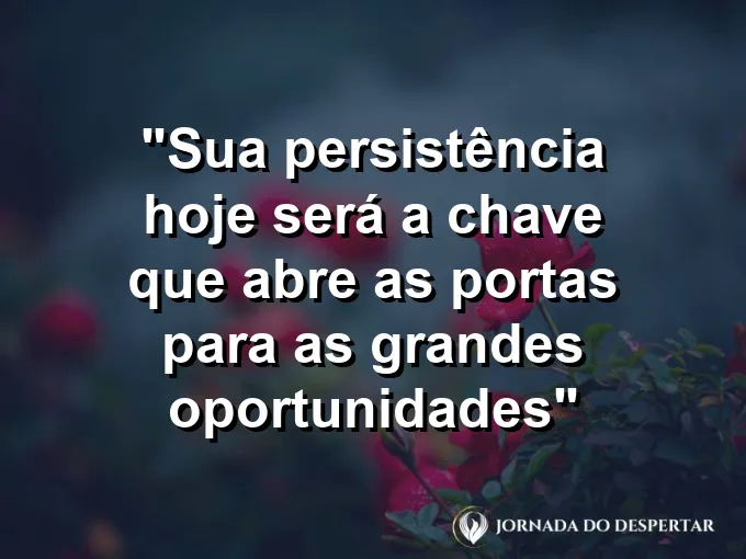 Chave dourada antiga brilhando sobre um tapete de veludo azul sob a luz do sol matinal.