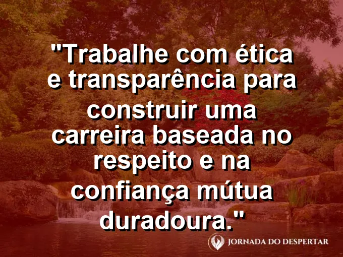 Dois profissionais apertando as mãos firmemente em um escritório envidraçado com vista para a cidade ao amanhecer.