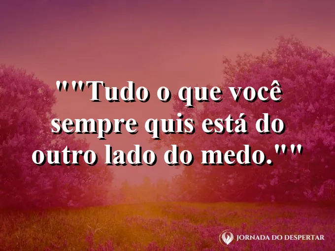 Uma porta aberta revelando uma luz brilhante e intensa.