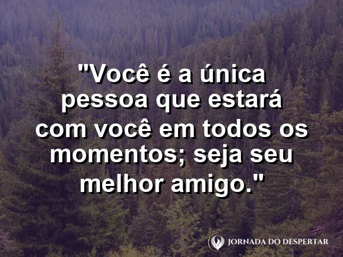 Duas xícaras de café, mas apenas uma pessoa lendo em um sofá.