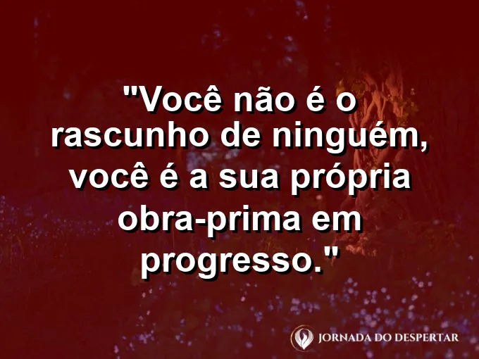 Uma escultura de mármore ganhando forma sob a luz do sol.